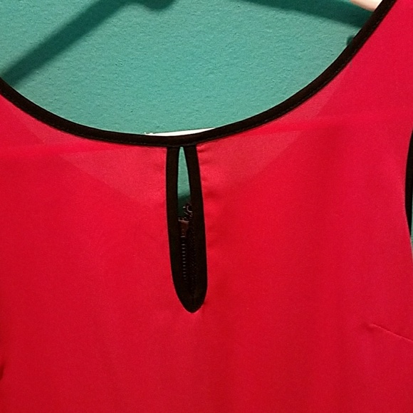 Coral top - Picture 4 of 4